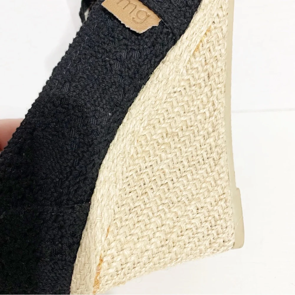 Madden Girl Tackle Crocheted Natural Fabric Jute Wedge Heel Open Toe Shoes Black